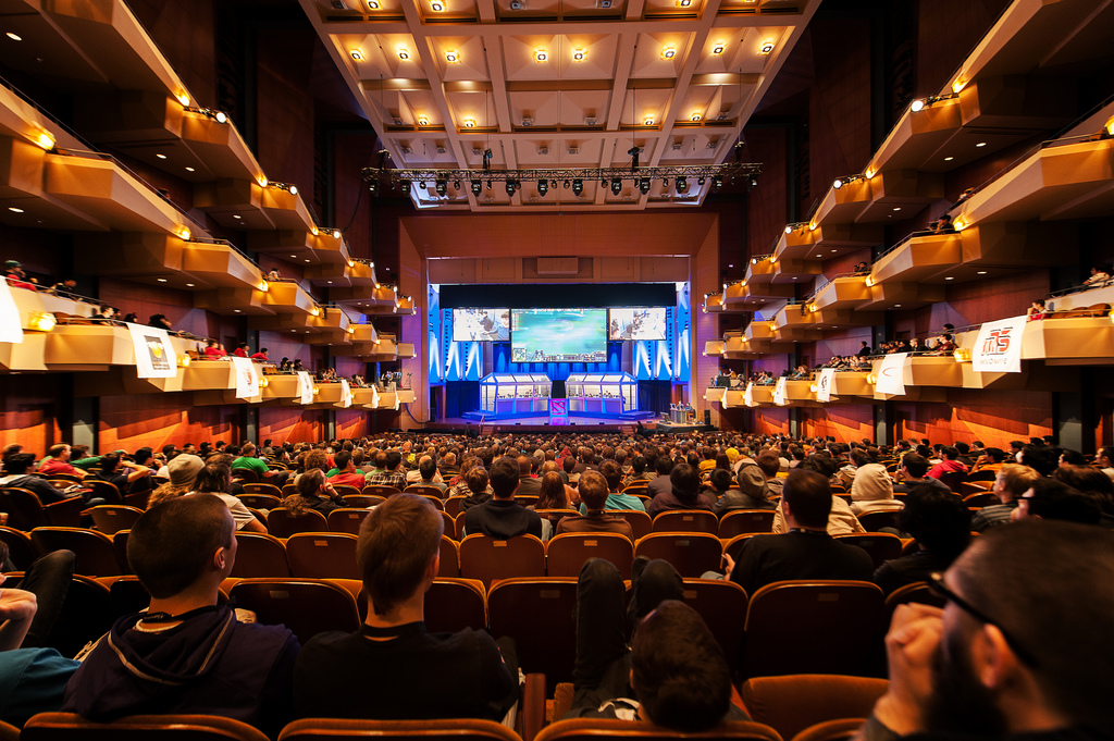 benaroya-hall-livenews-sonntag-01