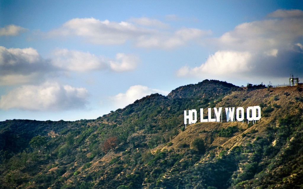hollywood-dog-trvl1215