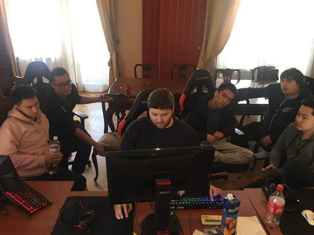 Andi дебютирует в роли тренера за Gambit
