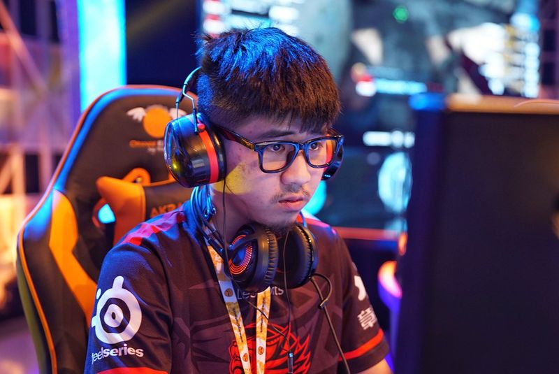 800px-DD_at_Asian_Minor_Championship_Atlanta_2017