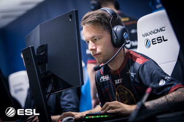600px-Allu_at_ESL_One_Cologne_2018