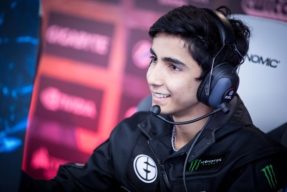 562px-SumaiL2_ESL_Frankfurt_2015