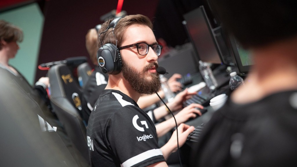 TSM-troll-League-of-Legends-fans-re-signing-Bjergsen